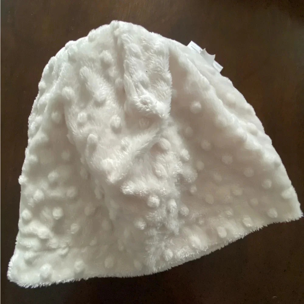 BEBE BELLA DESIGNS BOUTIQUE GIRLS IVORY SOFT EINTER HAT SKI SNOW SIZE S SMALL
